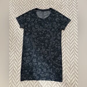 Lululemon Swiftly Tech Short Sleeve Size 4